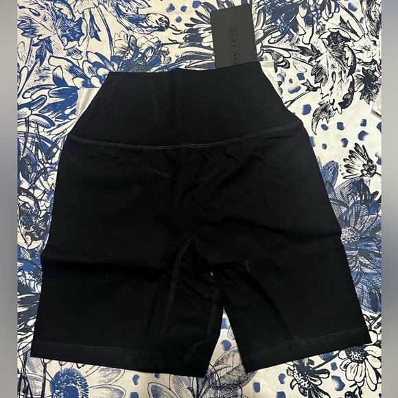 Alphalete Alphalux Wonder Short 6” - Black - Picture 4 of 4